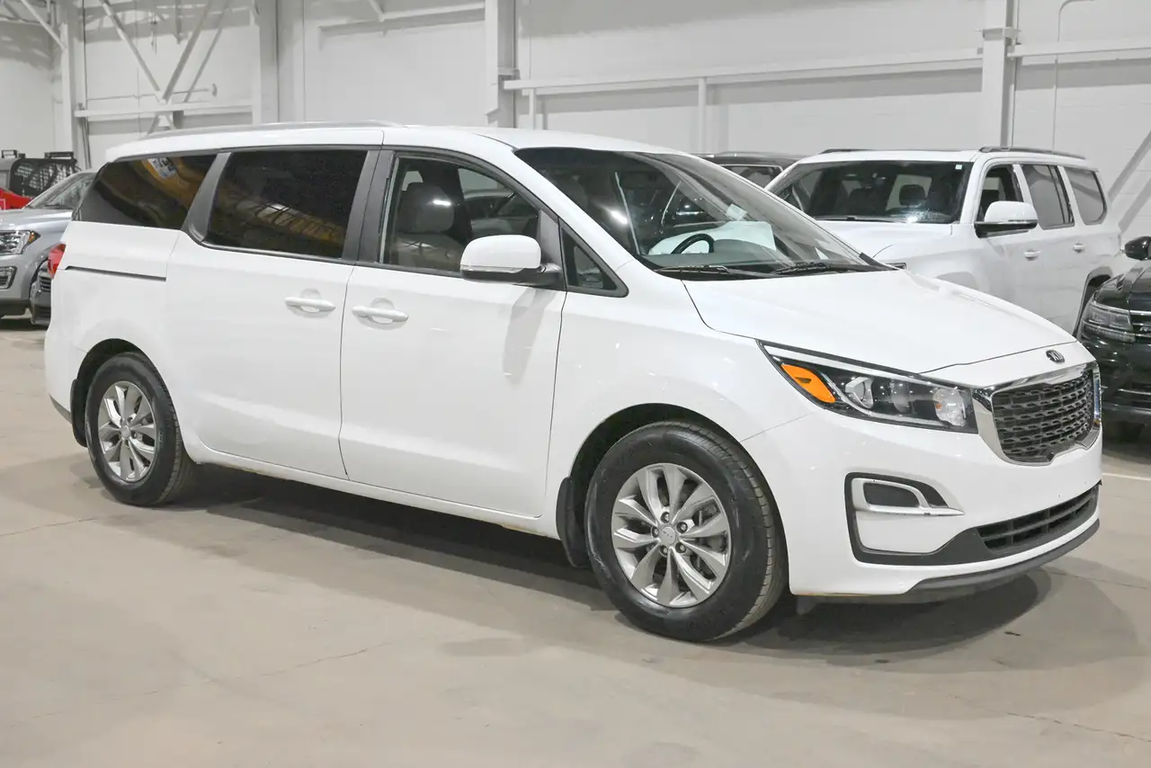 Kia Sedona снимка Kia Sedona