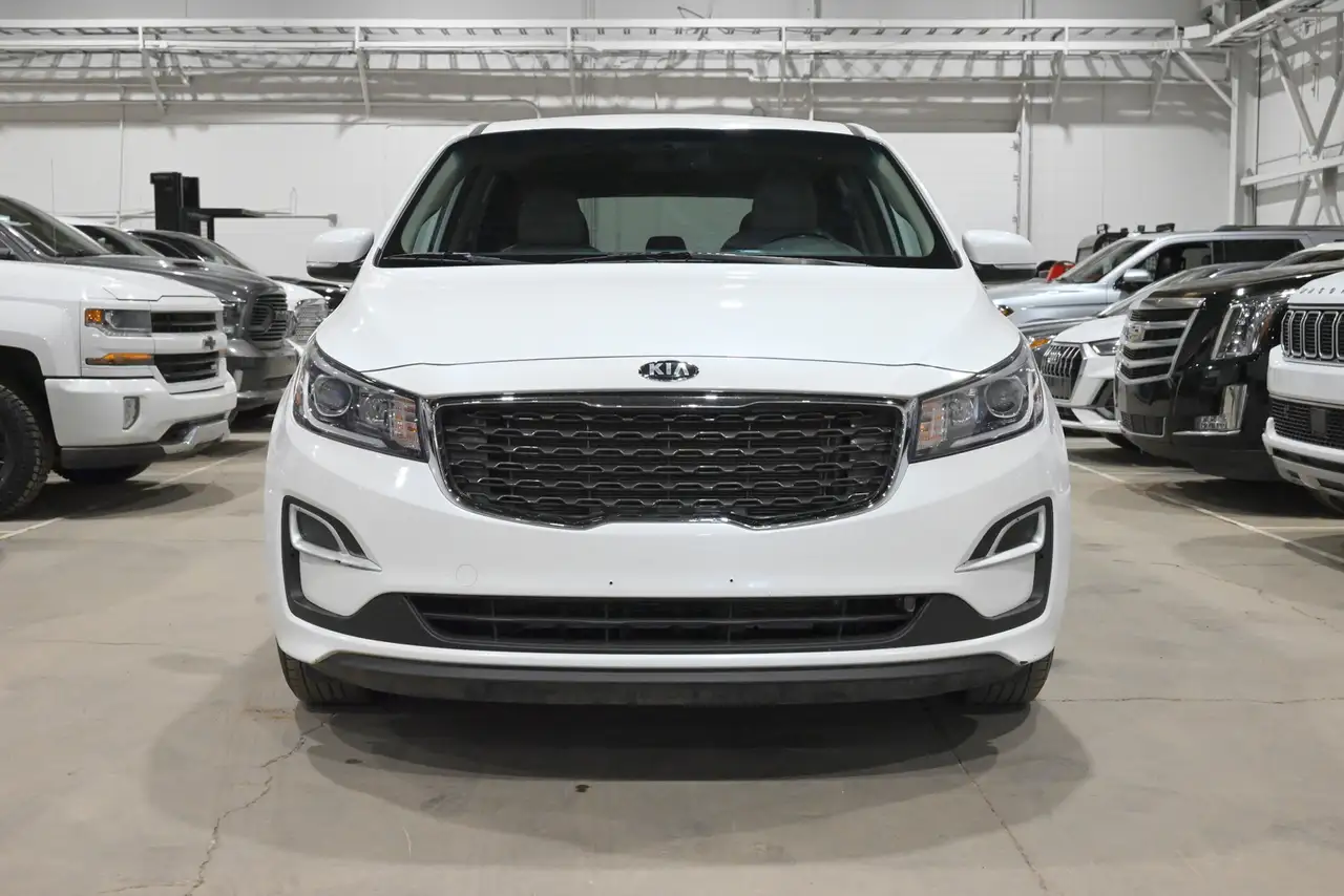 Kia Sedona снимка Kia Sedona