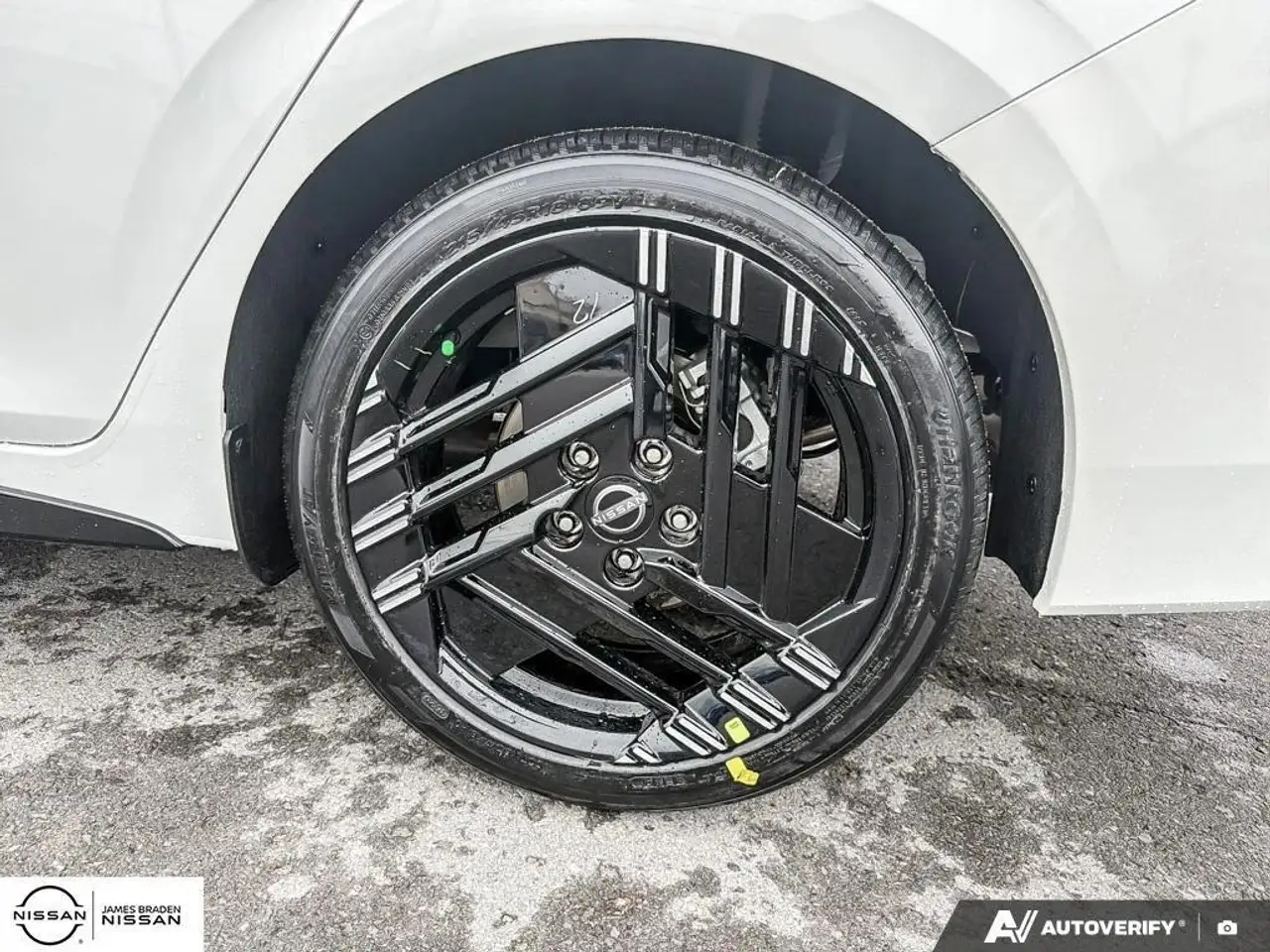 Nissan Sentra снимка Nissan Sentra