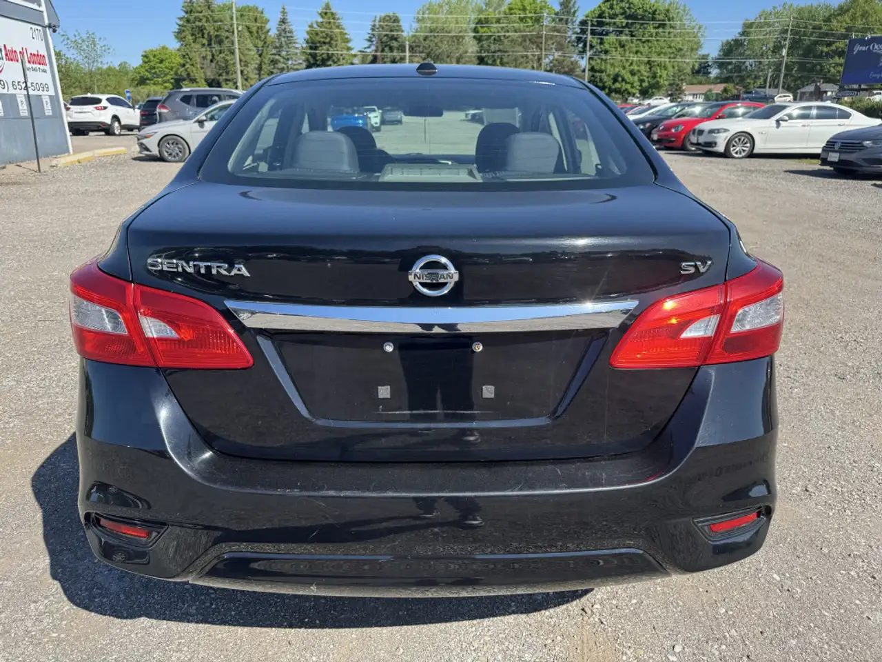 Nissan Sentra fotografie Nissan Sentra
