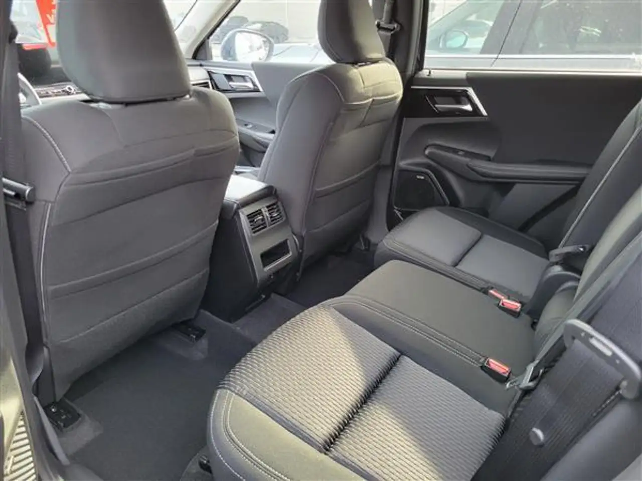 Mitsubishi Outlander fotografie Mitsubishi Outlander