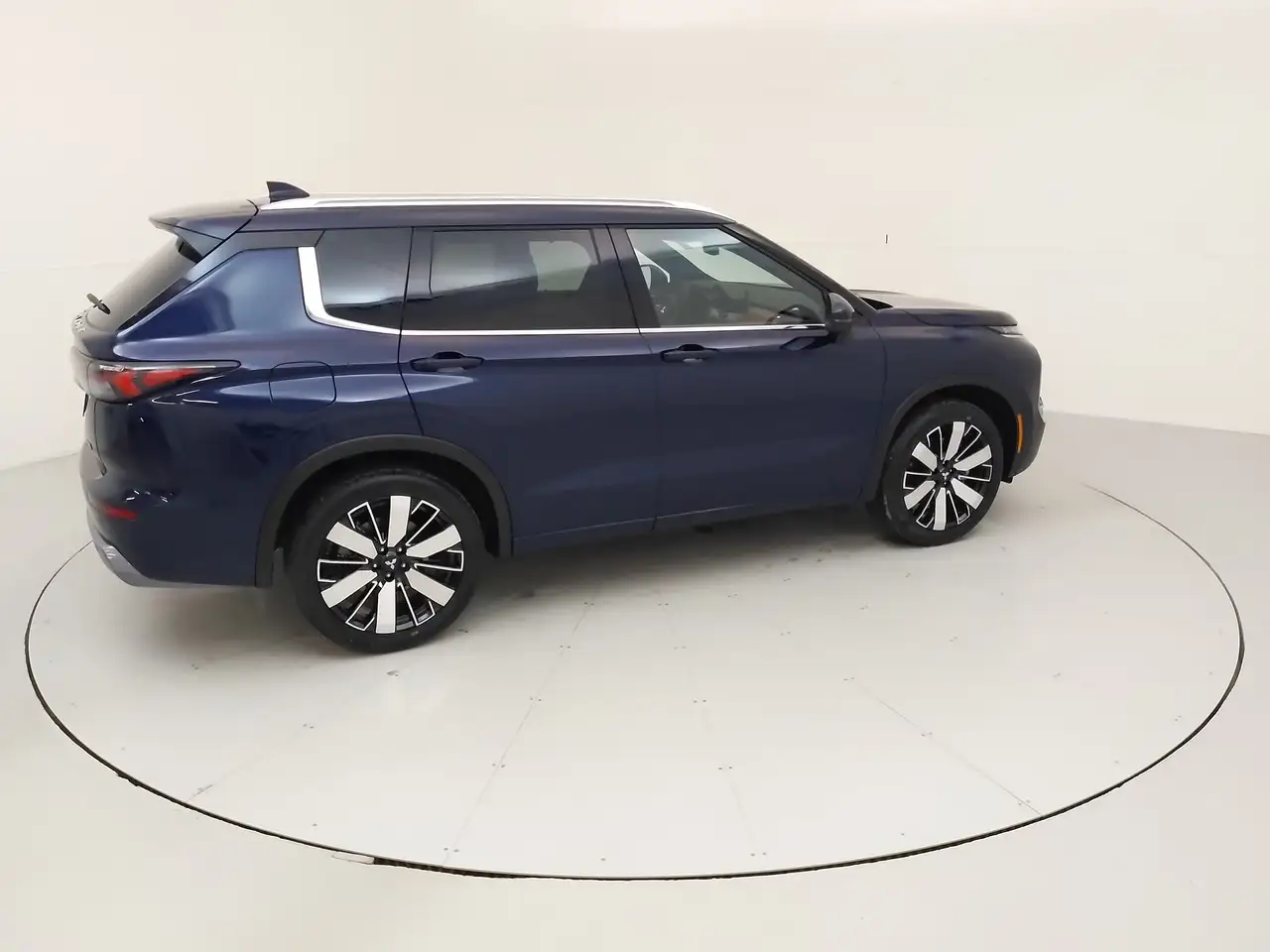 Mitsubishi Outlander снимка Mitsubishi Outlander