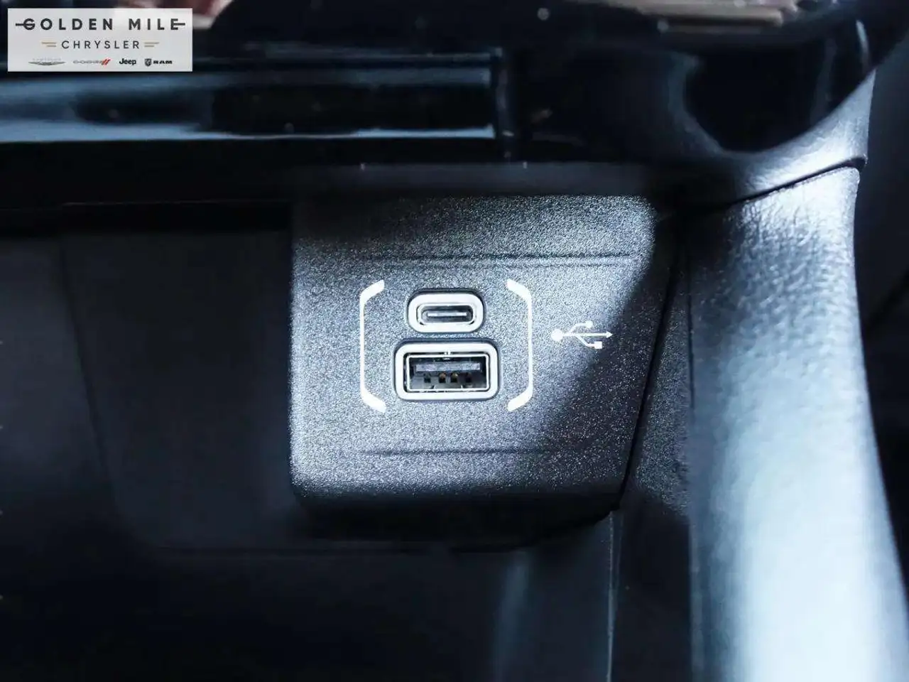 Jeep Compass photo Jeep Compass