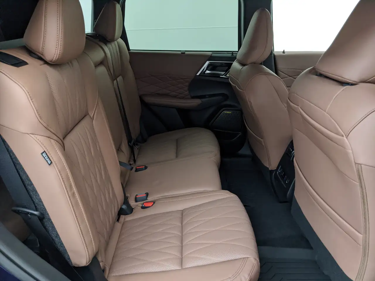Mitsubishi Outlander снимка Mitsubishi Outlander