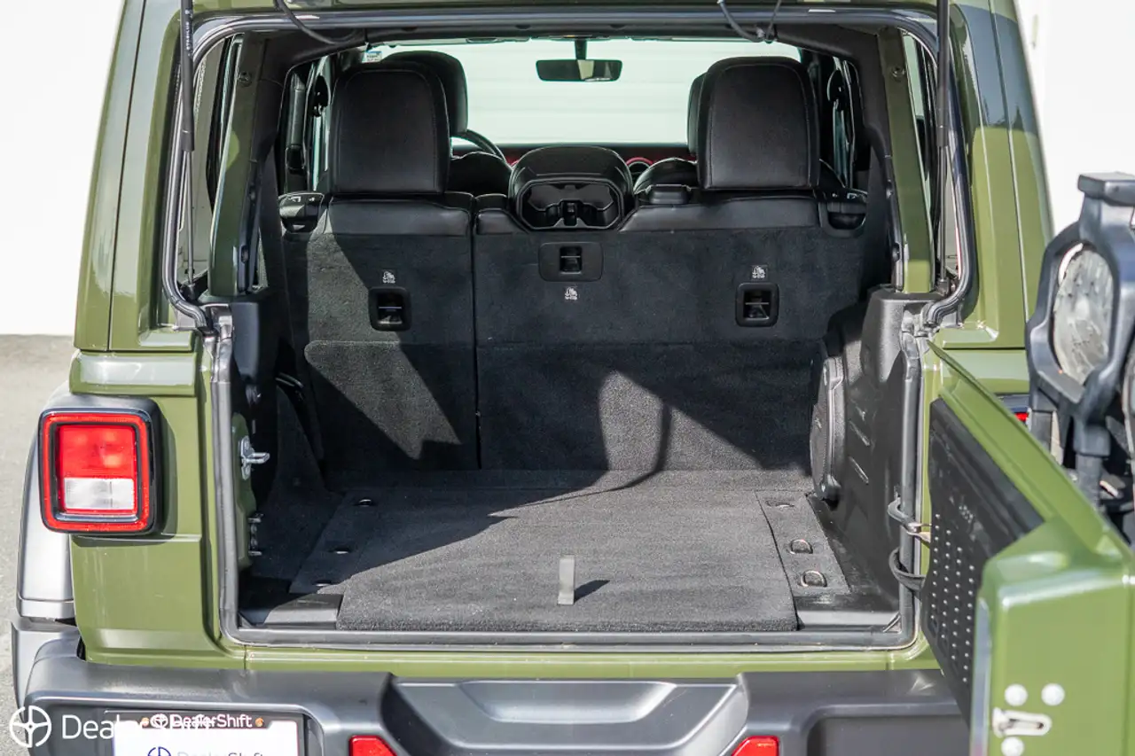 Jeep Wrangler снимка Jeep Wrangler