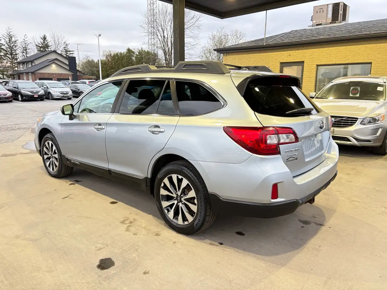 Subaru OUTBACK fotografie Subaru OUTBACK