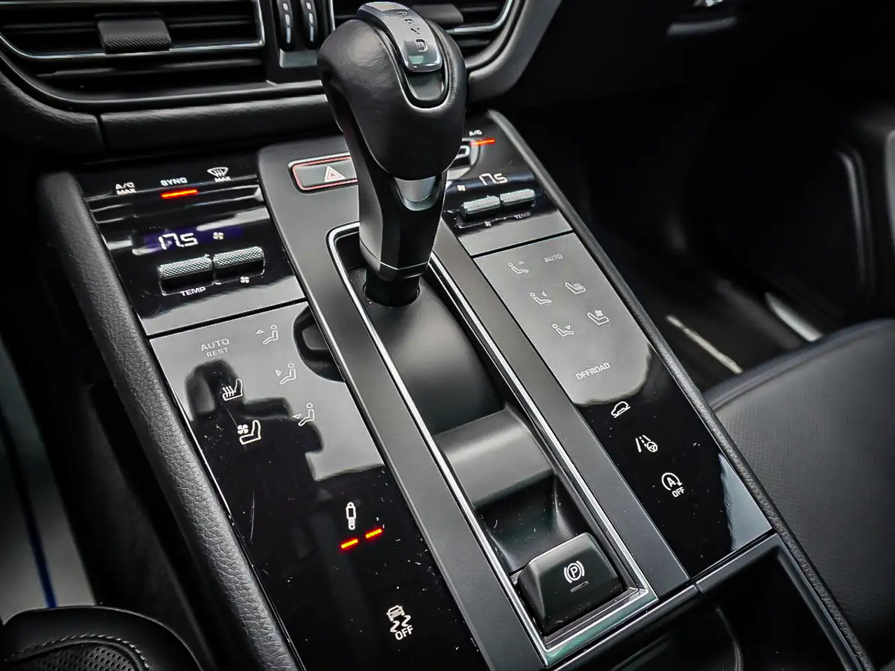 Porsche Macan снимка Porsche Macan