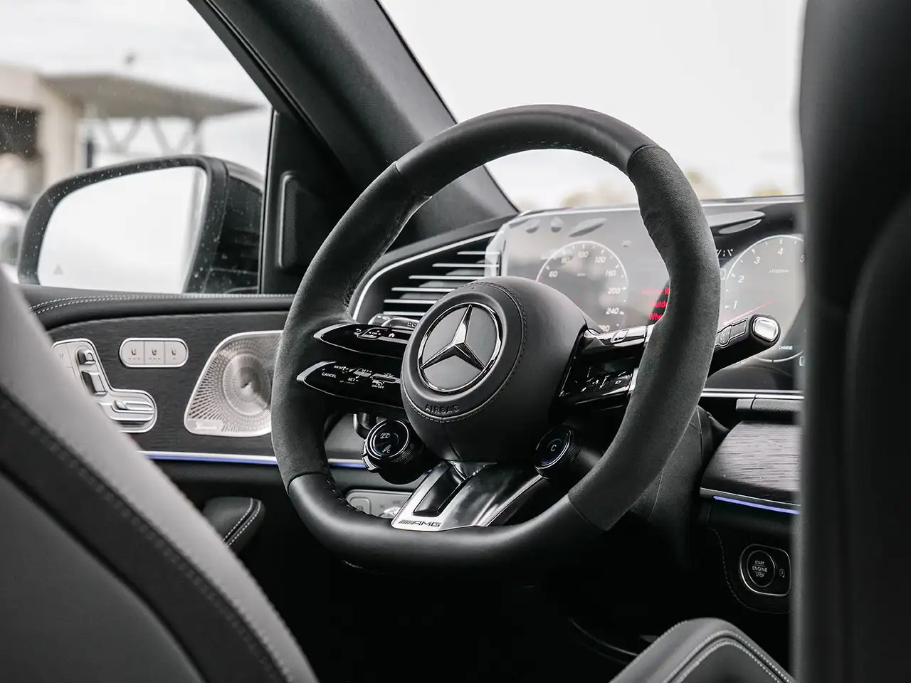 Mercedes-Benz GLE снимка Mercedes-Benz GLE