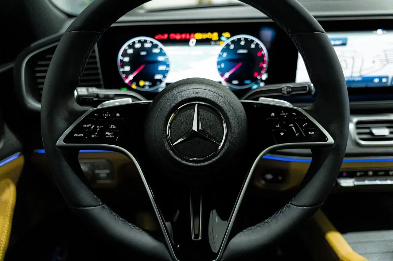 Mercedes-Benz GLE снимка Mercedes-Benz GLE