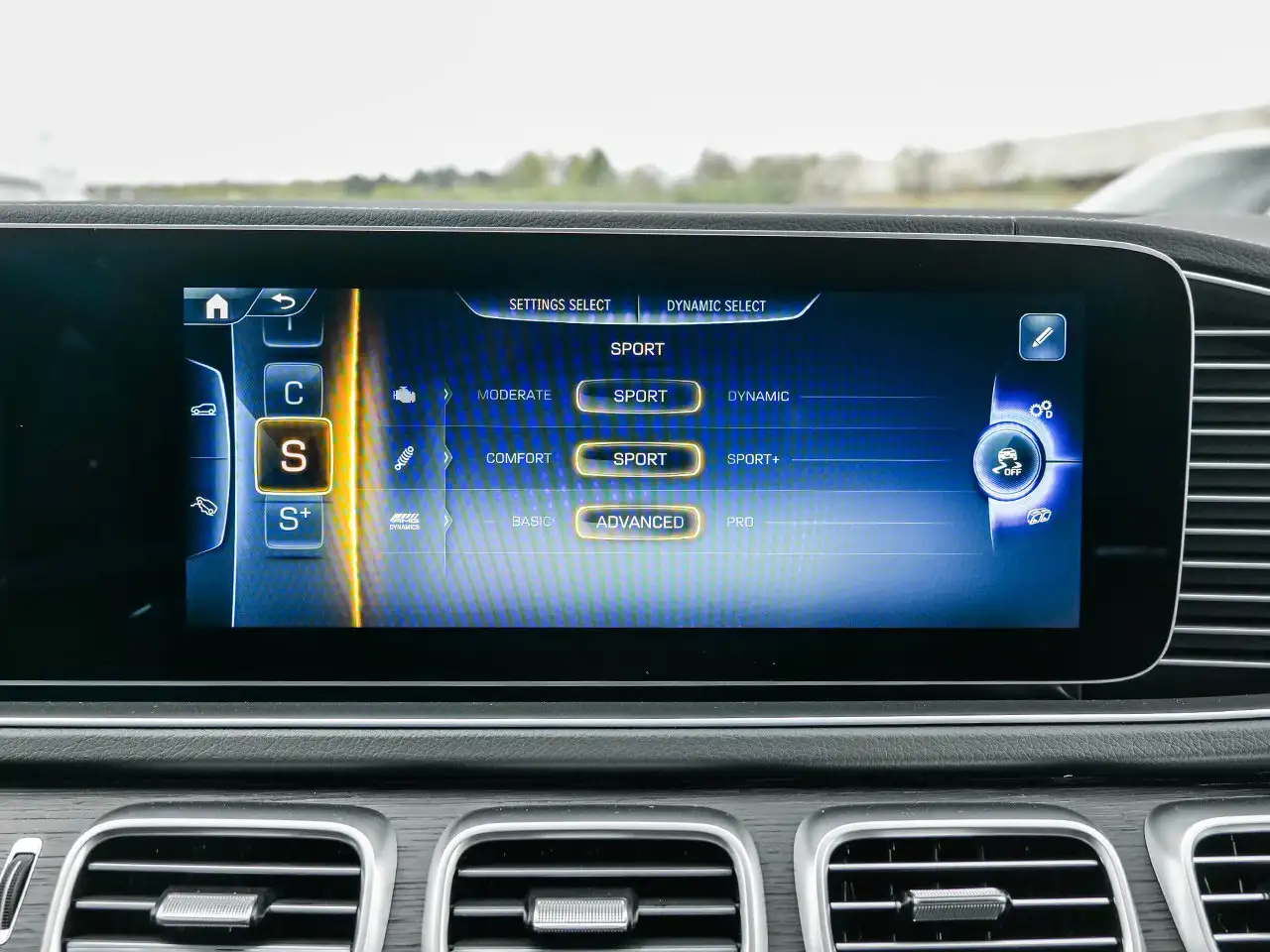 Mercedes-Benz GLE снимка Mercedes-Benz GLE