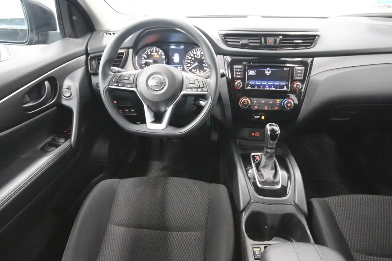 Nissan Qashqai снимка Nissan Qashqai