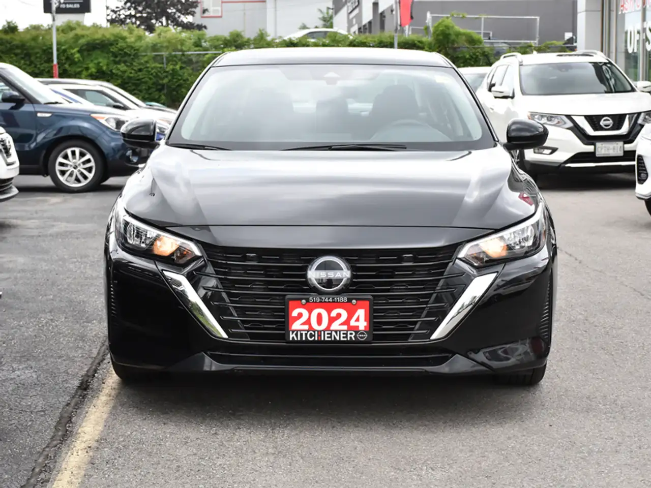 Nissan Sentra снимка Nissan Sentra