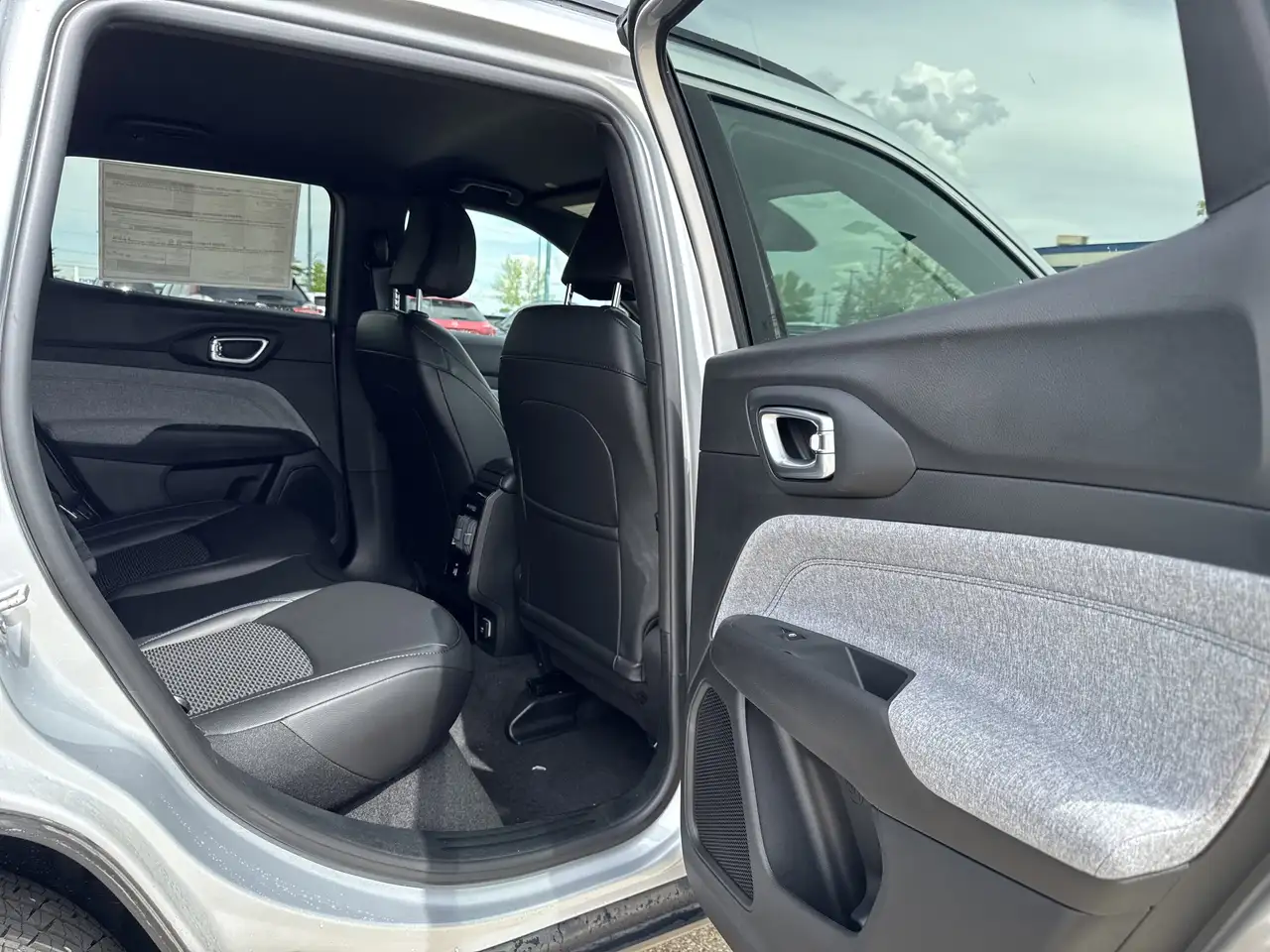 Jeep Compass photo Jeep Compass