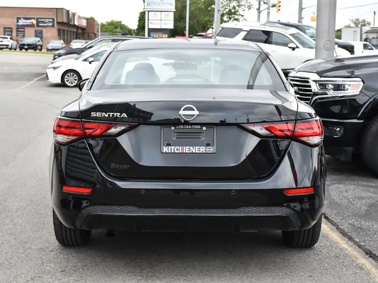Nissan Sentra снимка Nissan Sentra