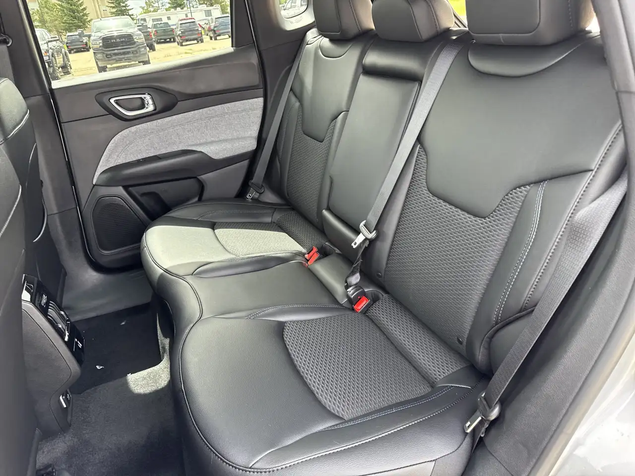 Jeep Compass photo Jeep Compass