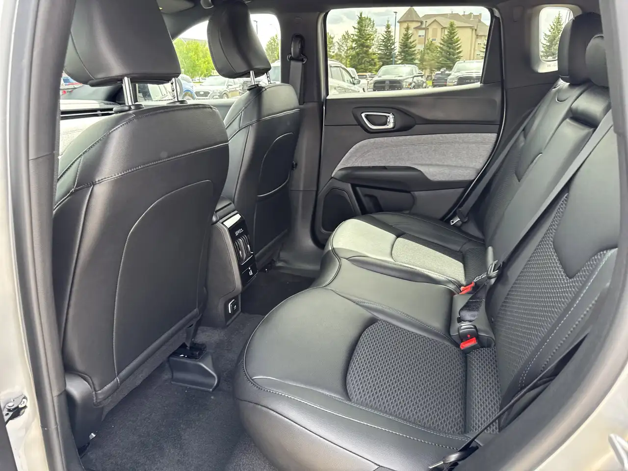 Jeep Compass photo Jeep Compass