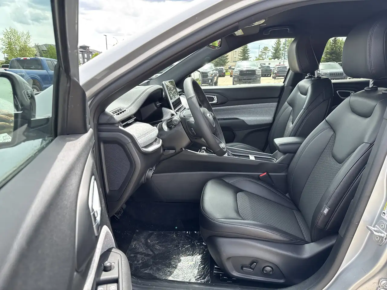 Jeep Compass photo Jeep Compass