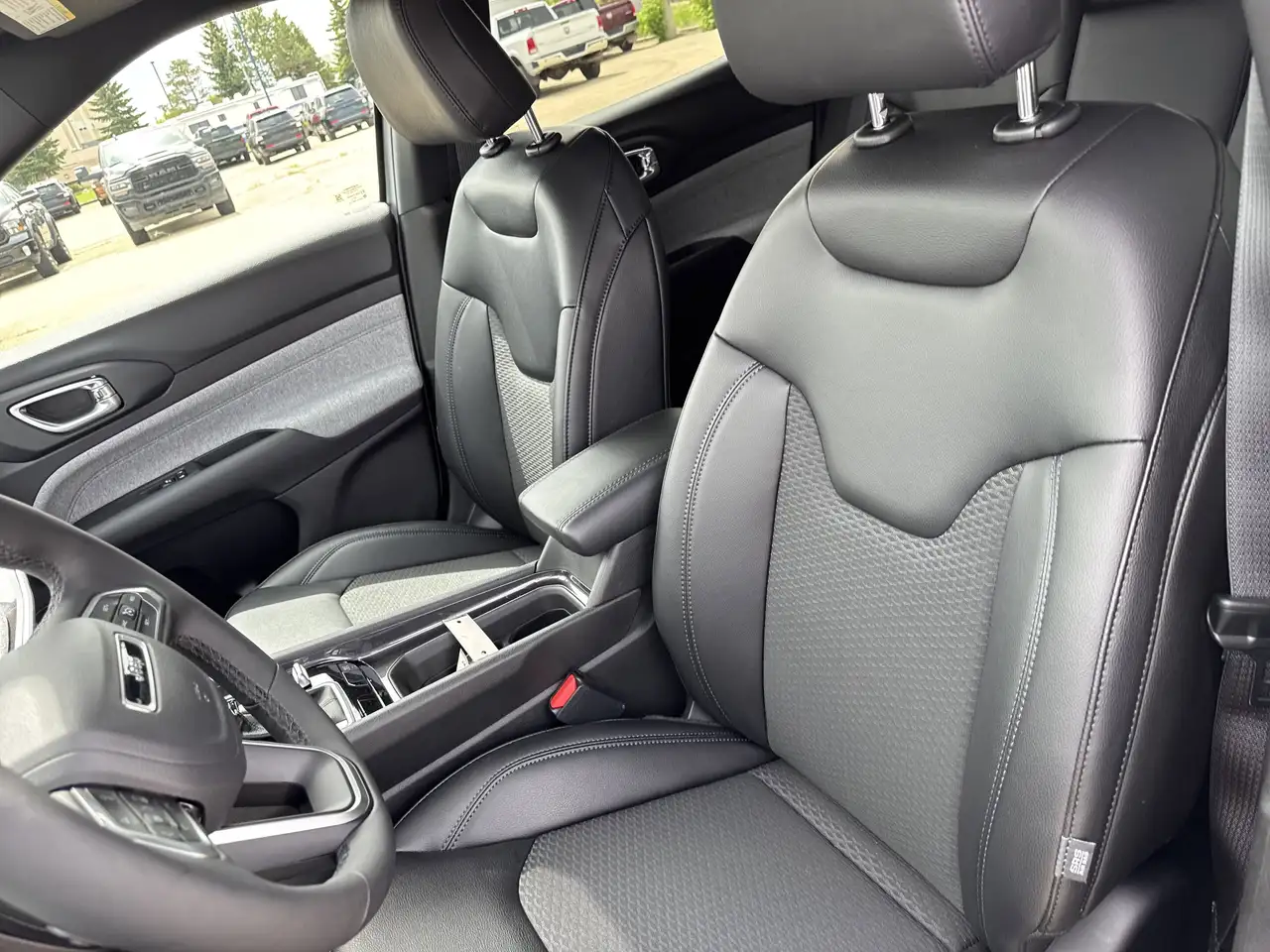 Jeep Compass photo Jeep Compass