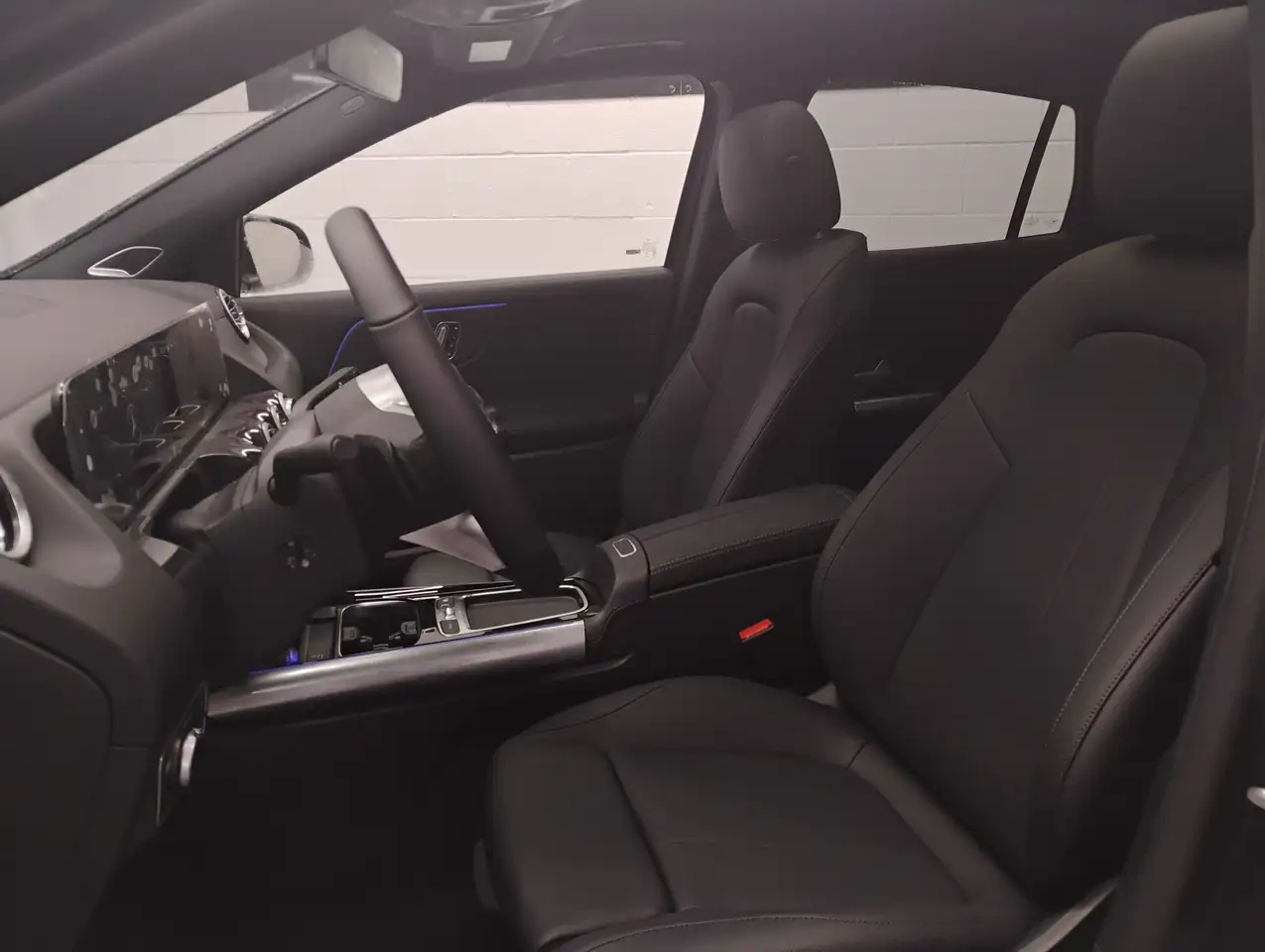 Mercedes-Benz GLA снимка Mercedes-Benz GLA