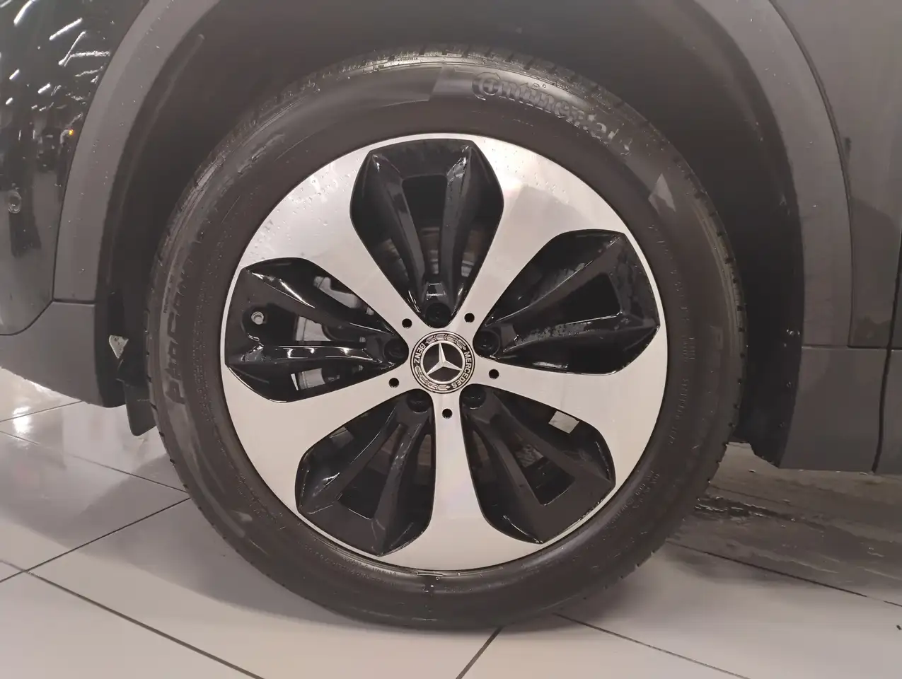 Mercedes-Benz GLA снимка Mercedes-Benz GLA