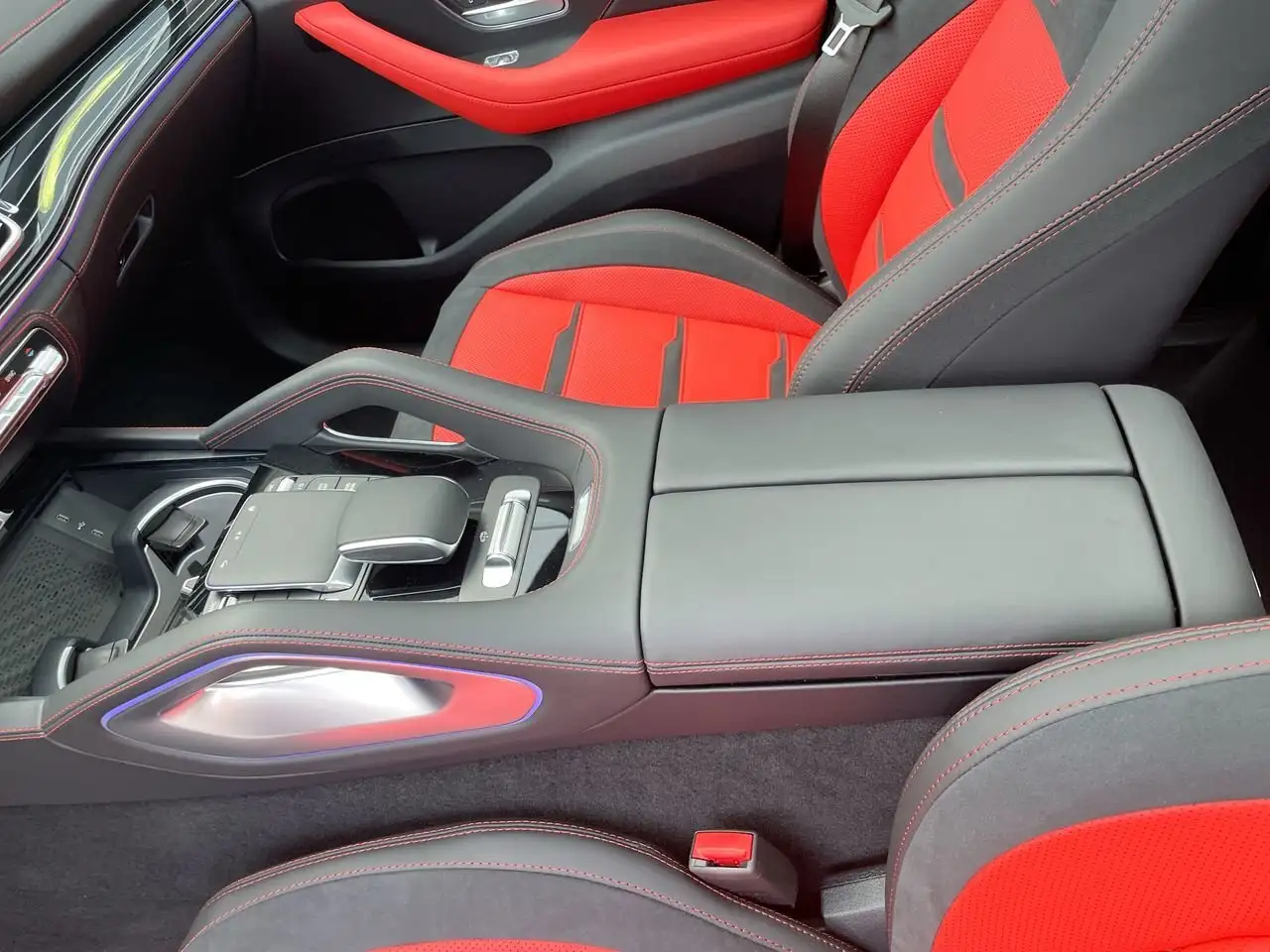 Mercedes-Benz GLE снимка Mercedes-Benz GLE
