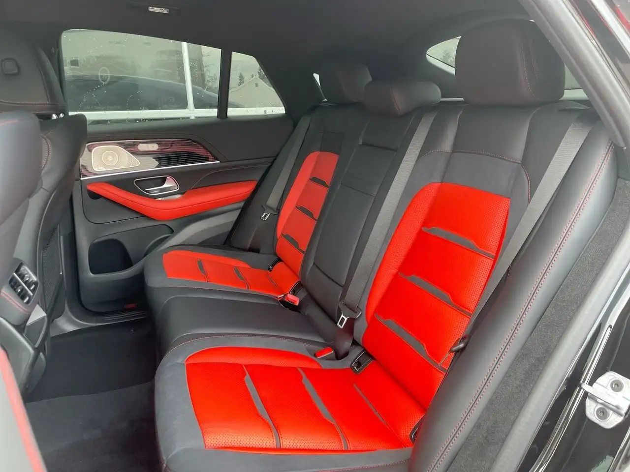 Mercedes-Benz GLE снимка Mercedes-Benz GLE