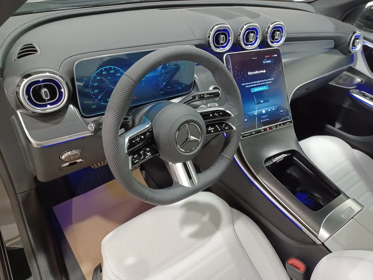 Mercedes-Benz GLC снимка Mercedes-Benz GLC