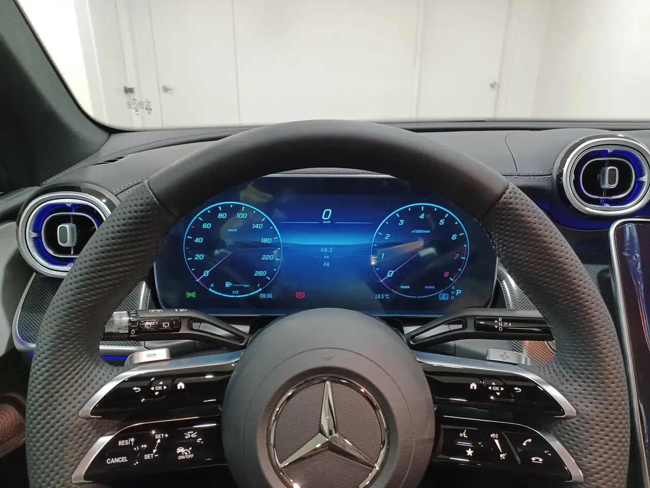 Mercedes-Benz GLC снимка Mercedes-Benz GLC