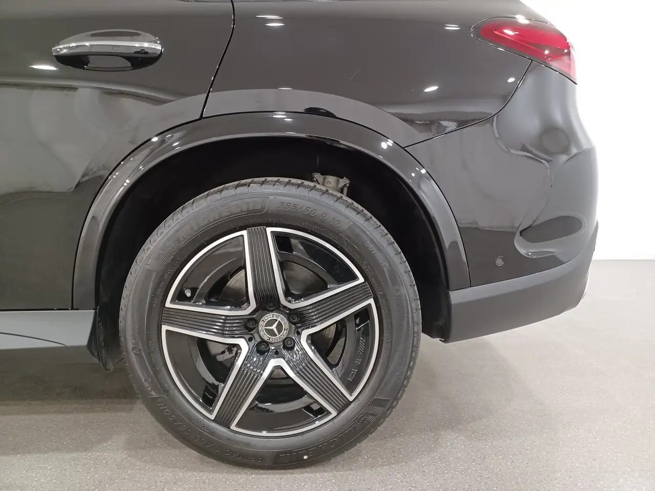 Mercedes-Benz GLC снимка Mercedes-Benz GLC