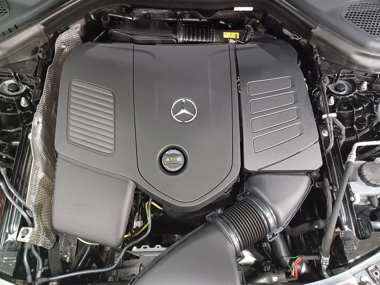 Mercedes-Benz GLC снимка Mercedes-Benz GLC