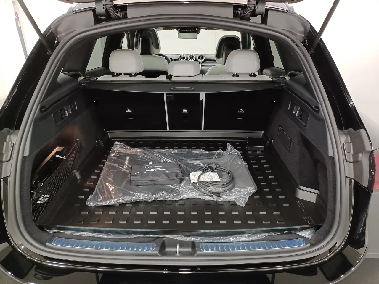 Mercedes-Benz GLC снимка Mercedes-Benz GLC
