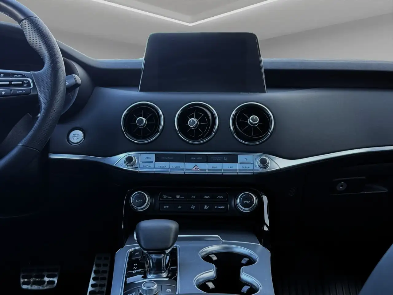 Kia Stinger photo Kia Stinger