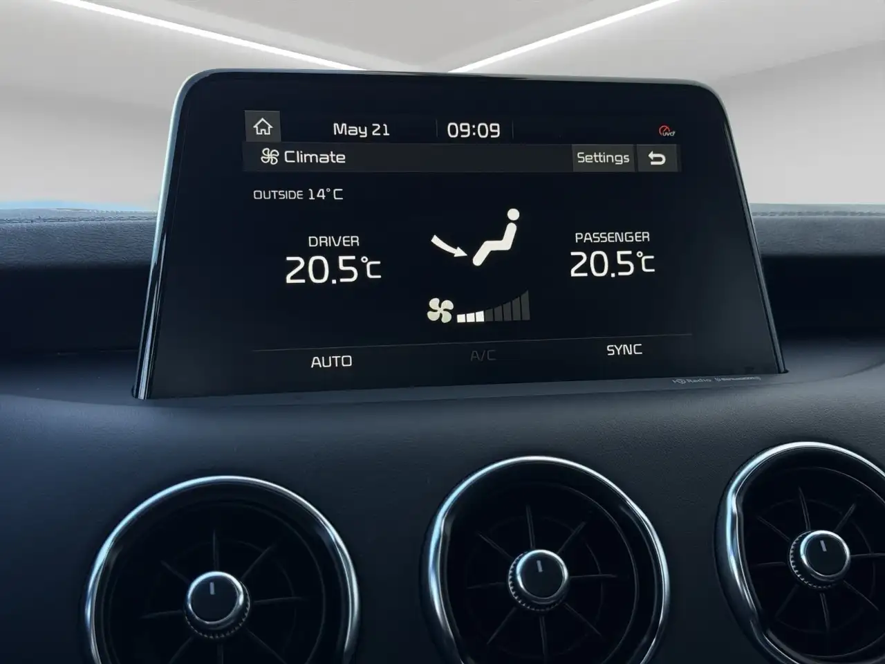 Kia Stinger photo Kia Stinger