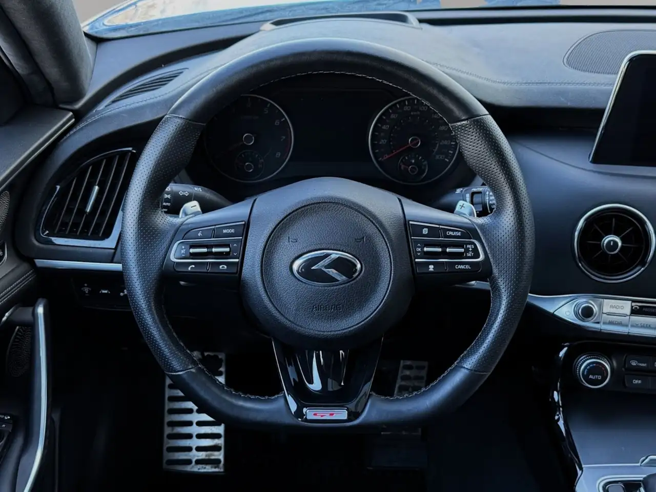 Kia Stinger photo Kia Stinger