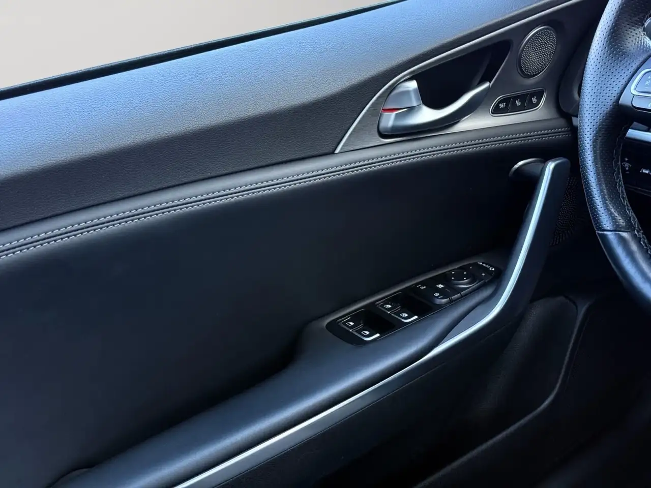 Kia Stinger photo Kia Stinger