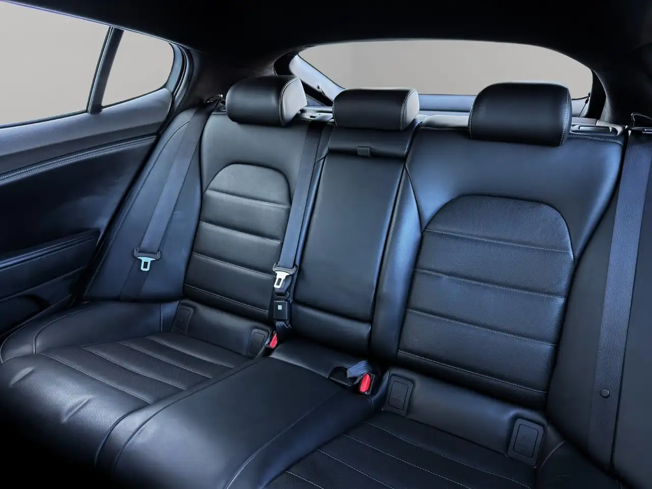Kia Stinger photo Kia Stinger