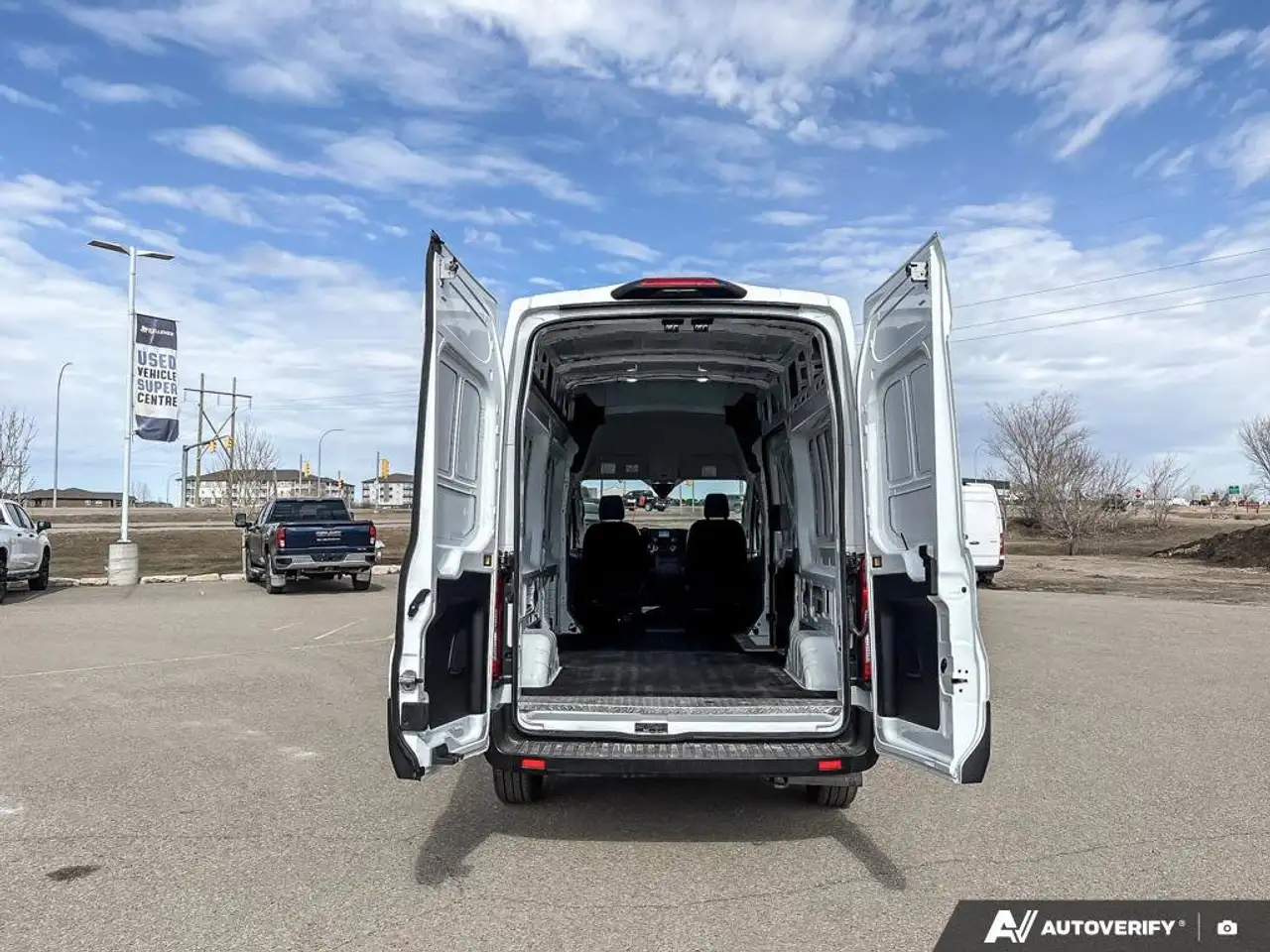 Ford Transit Cargo Van снимка Ford Transit Cargo Van