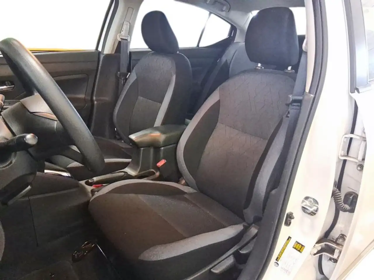 Nissan Versa photo Nissan Versa