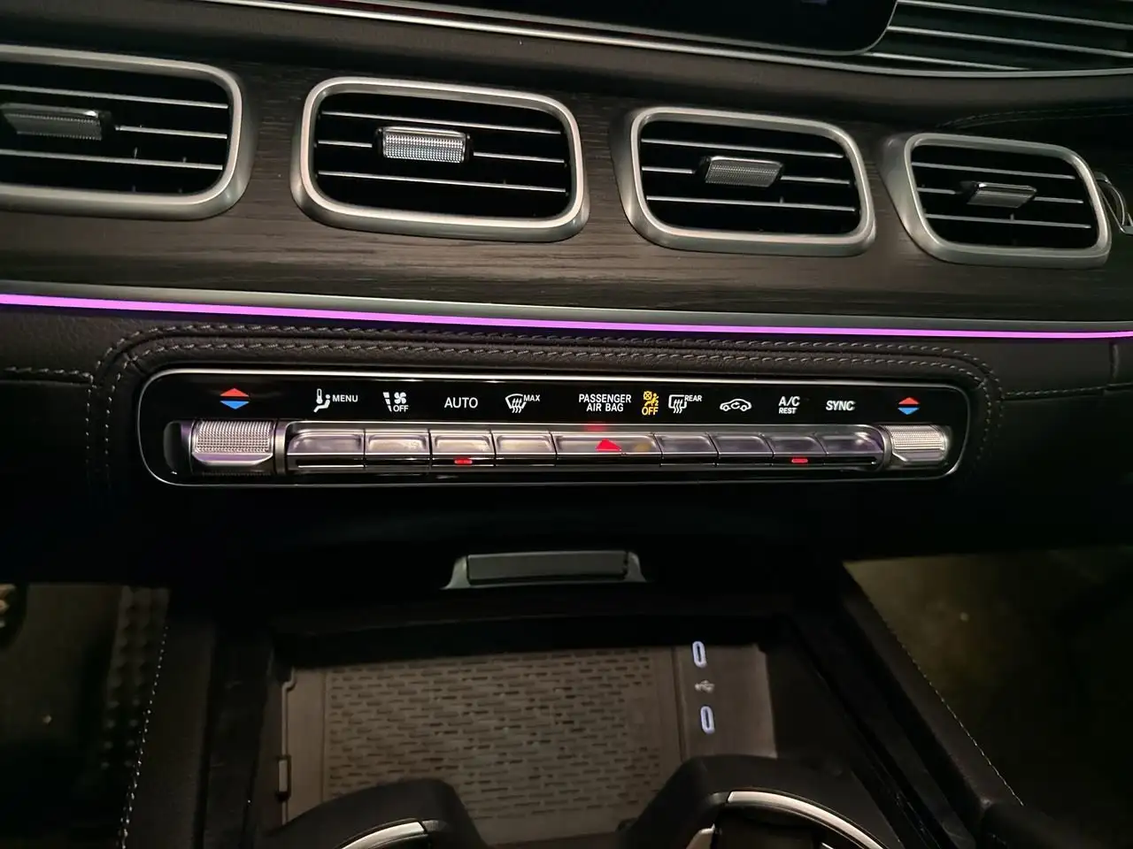 Mercedes-Benz GLE снимка Mercedes-Benz GLE