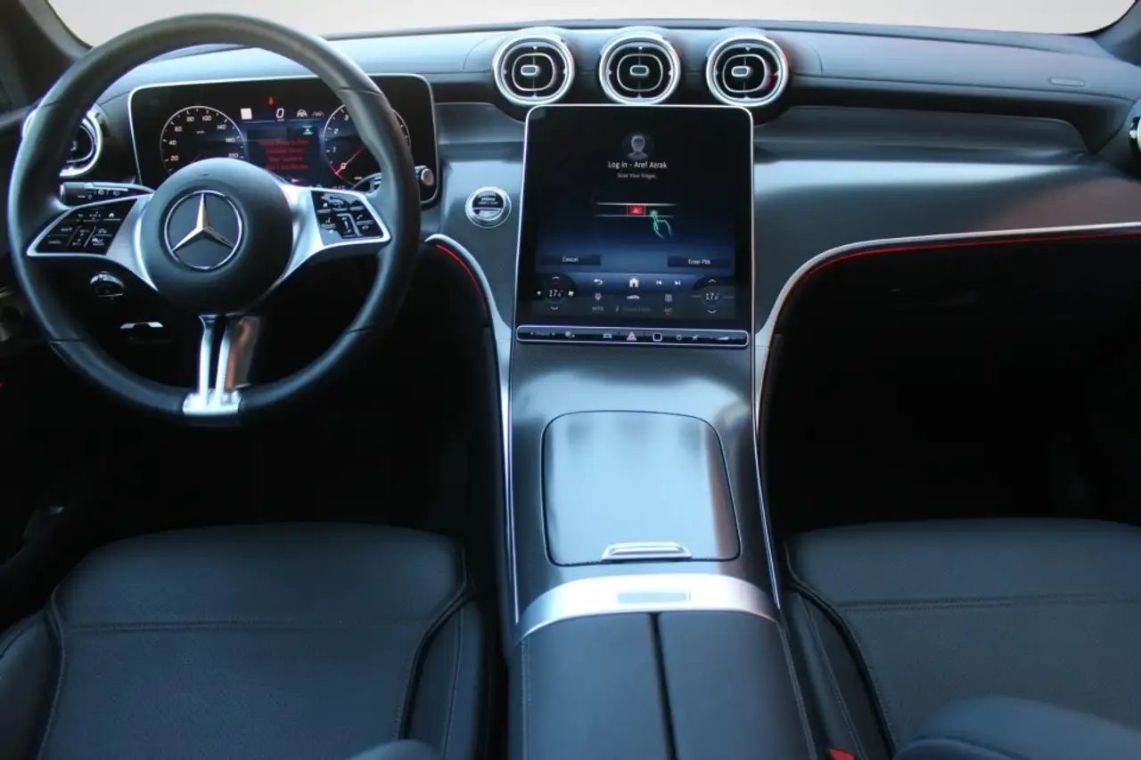 Mercedes-Benz GLC снимка Mercedes-Benz GLC