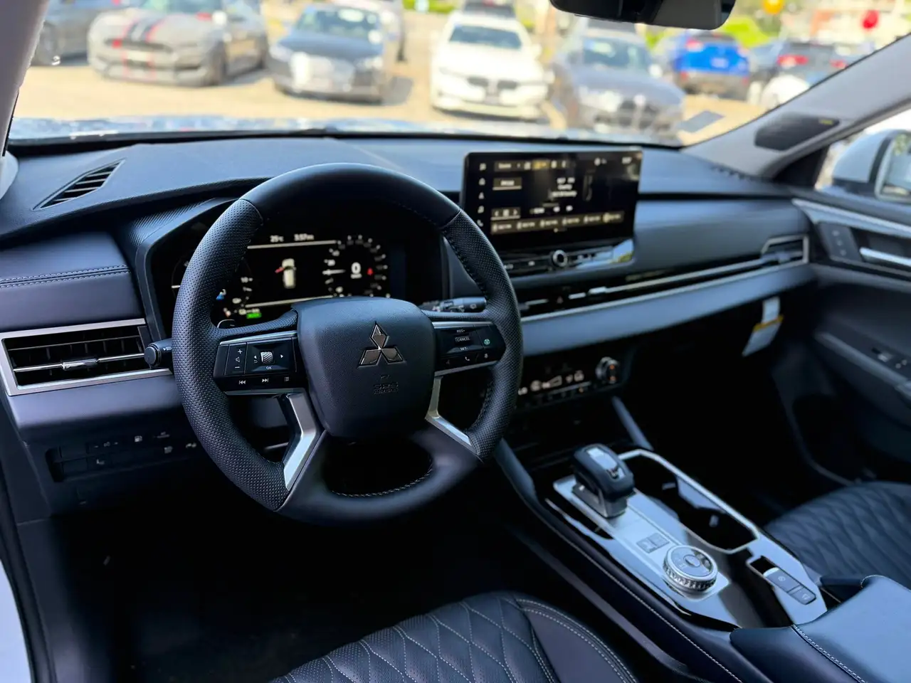 Mitsubishi Outlander photo Mitsubishi Outlander