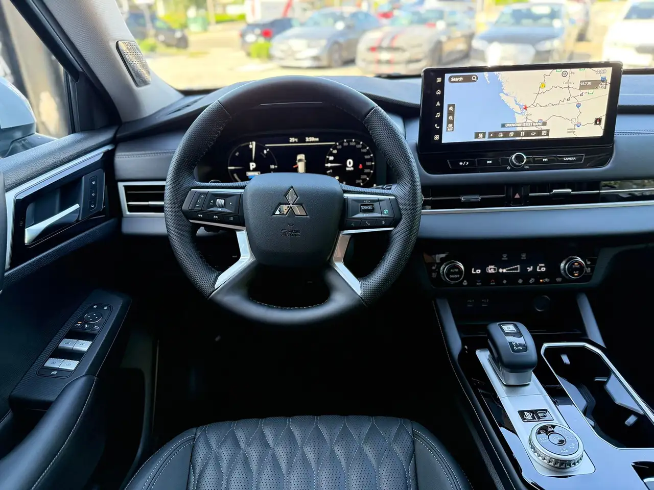 Mitsubishi Outlander photo Mitsubishi Outlander