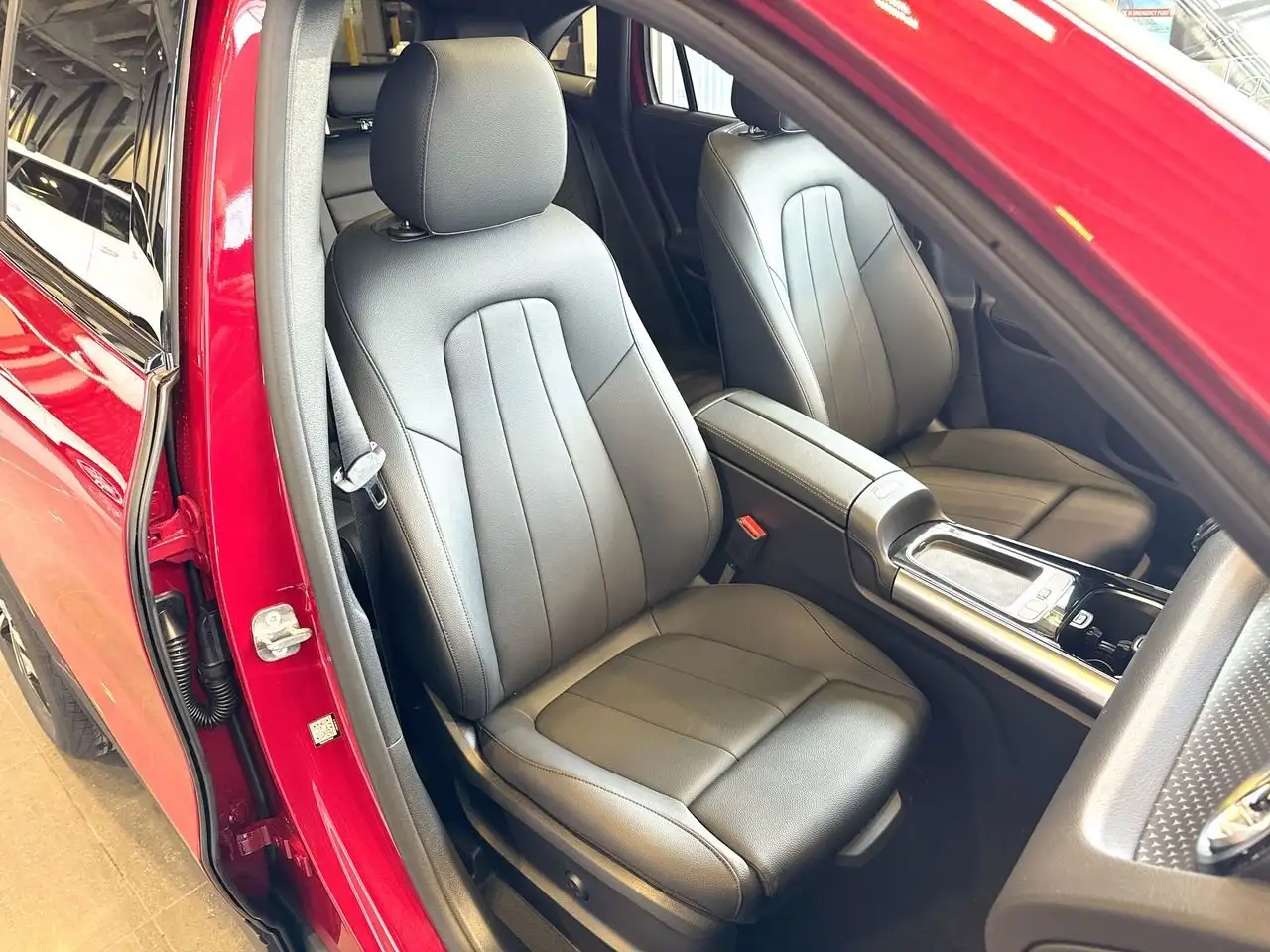 Mercedes-Benz GLA снимка Mercedes-Benz GLA