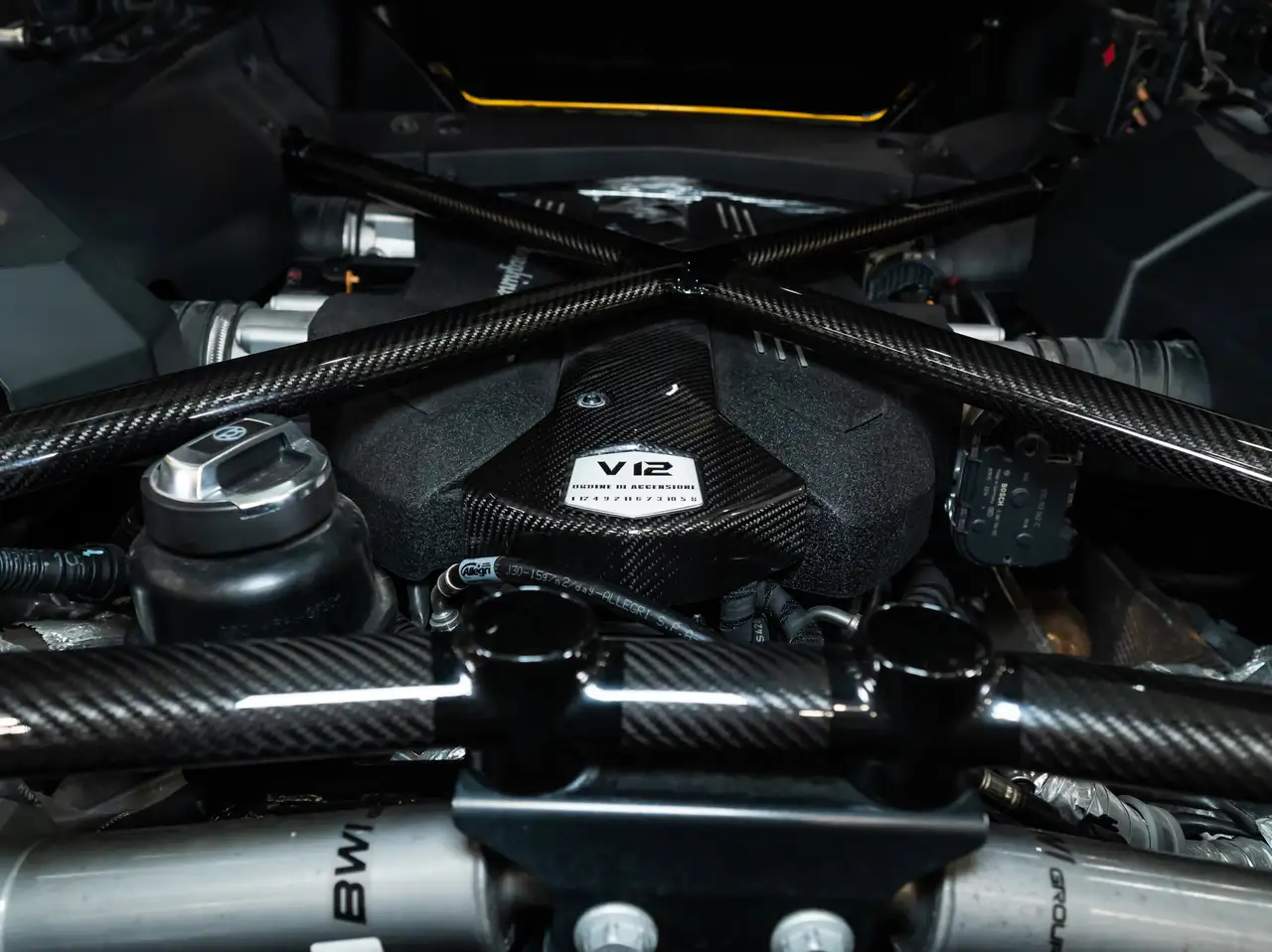 Lamborghini Aventador снимка Lamborghini Aventador