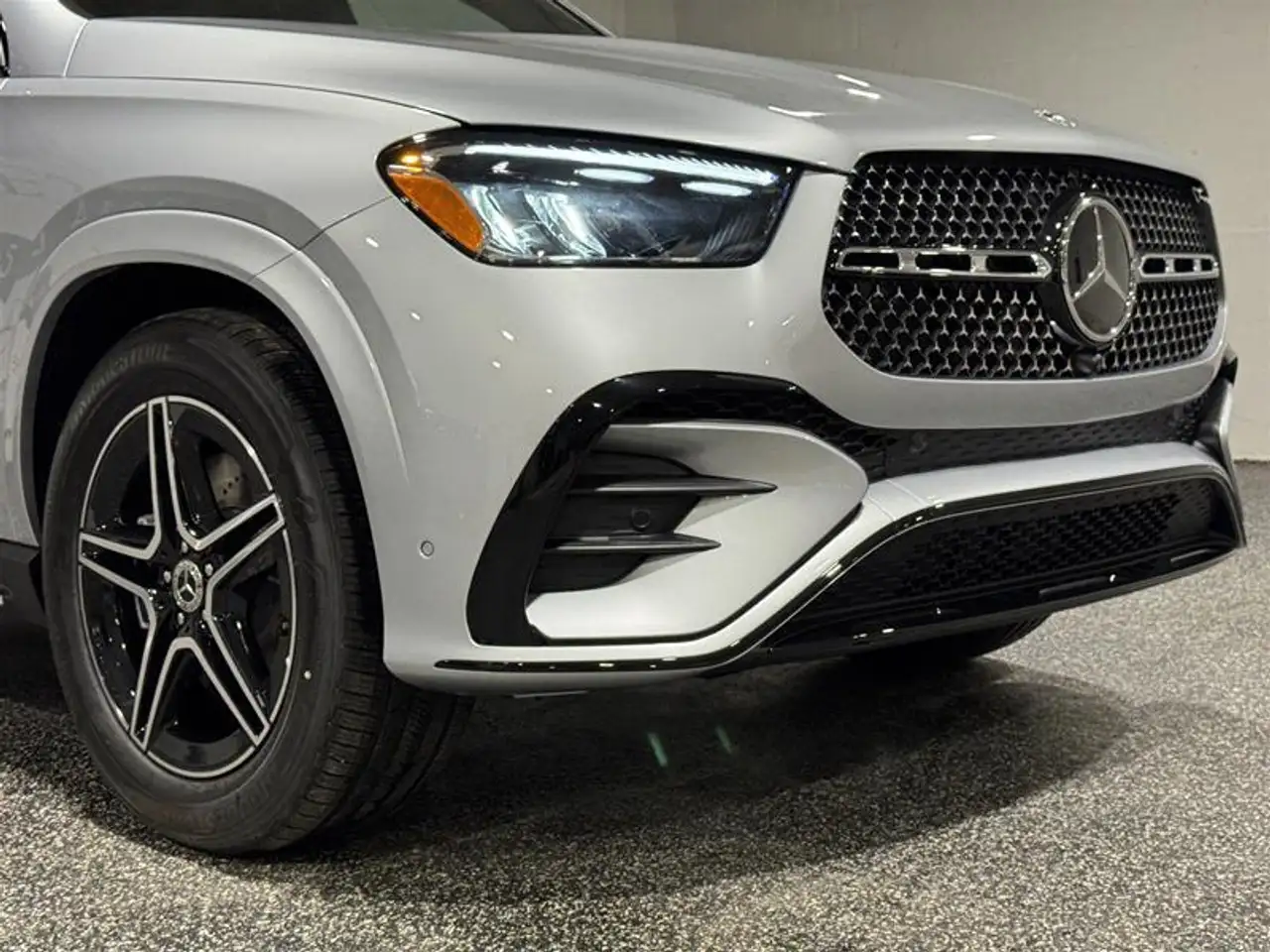 Mercedes-Benz GLE снимка Mercedes-Benz GLE