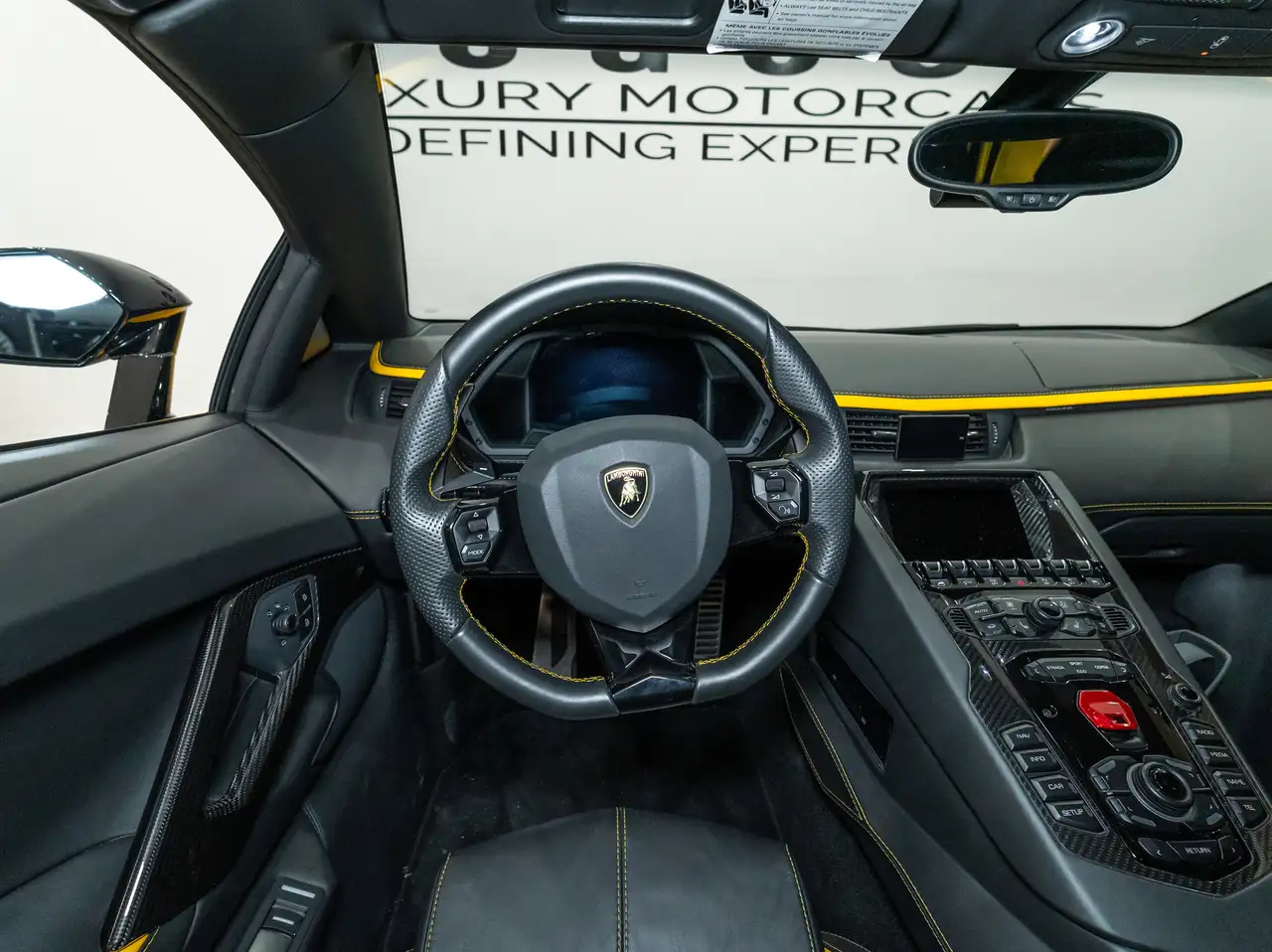 Lamborghini Aventador снимка Lamborghini Aventador