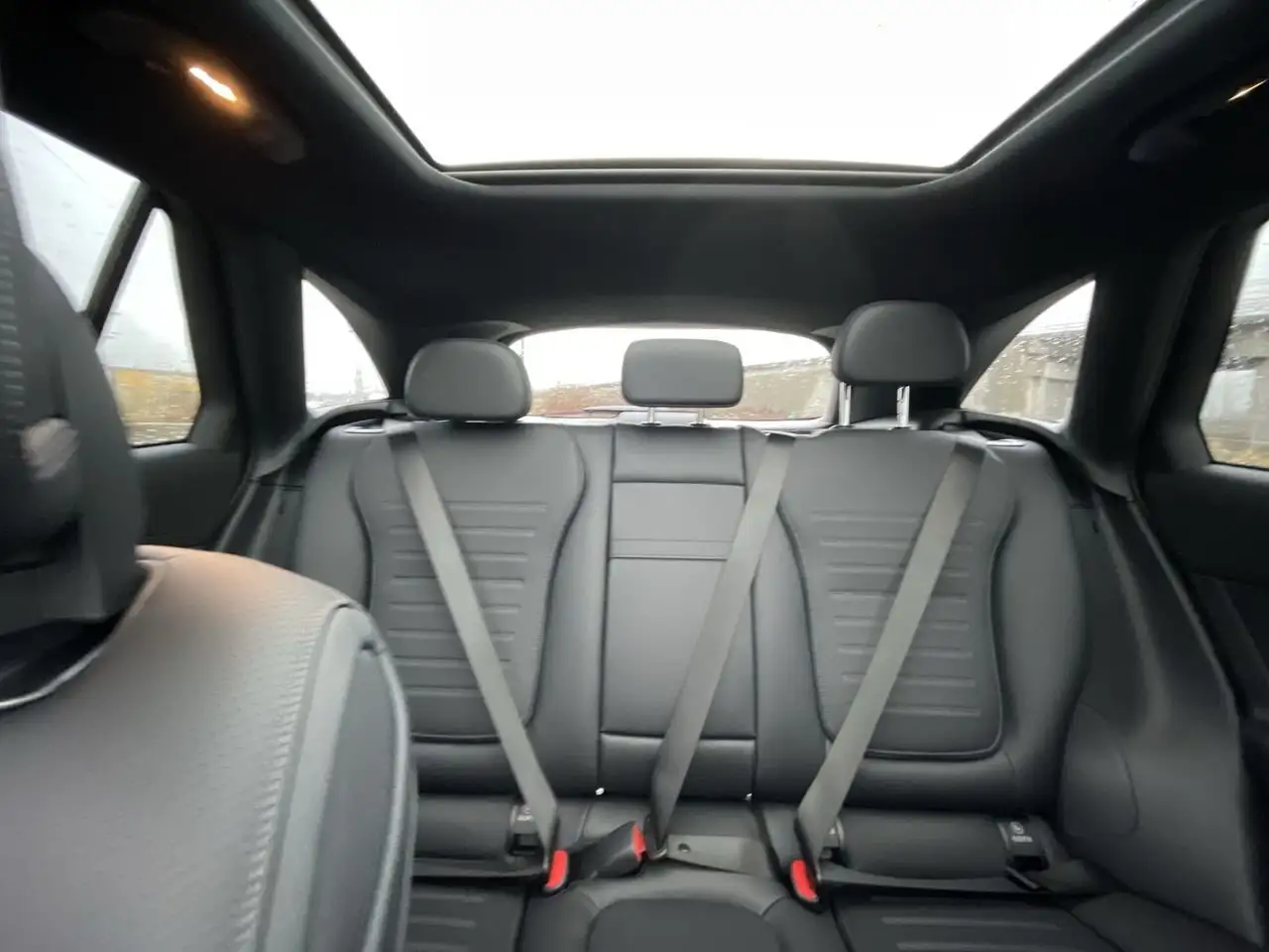 Mercedes-Benz GLC снимка Mercedes-Benz GLC