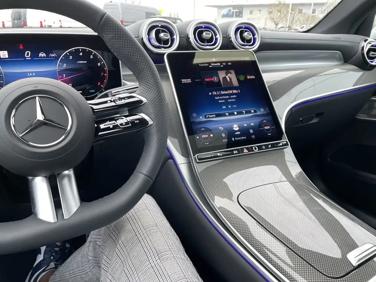 Mercedes-Benz GLC снимка Mercedes-Benz GLC