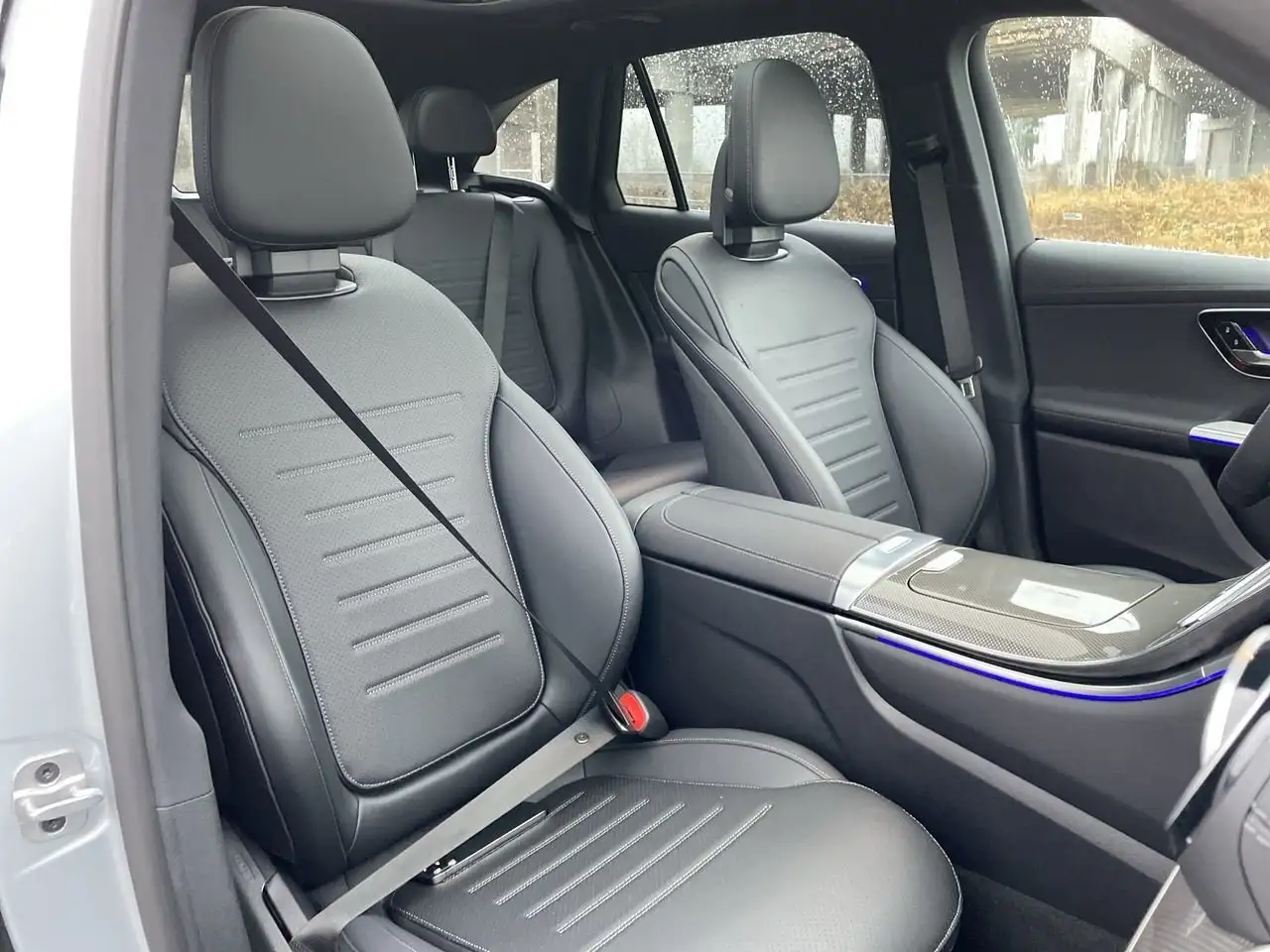 Mercedes-Benz GLC снимка Mercedes-Benz GLC