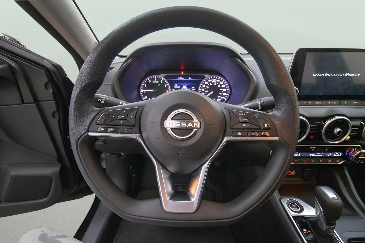 Nissan Sentra fotografie Nissan Sentra